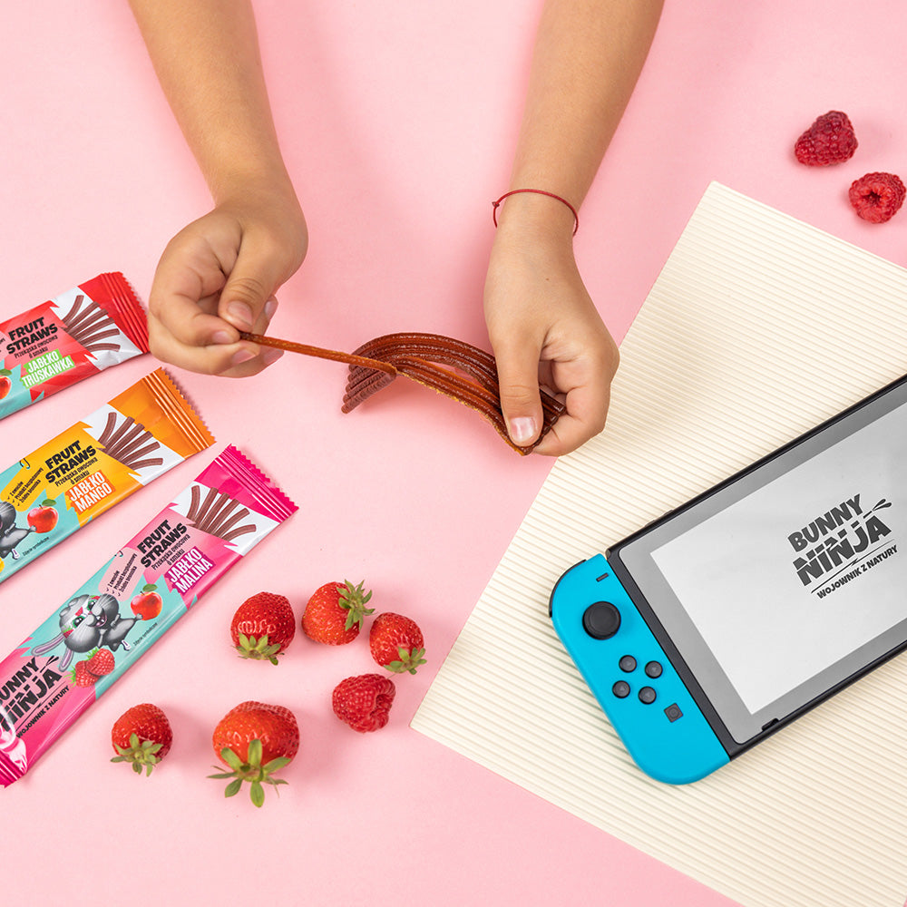 BUNNY NINJA Przekąska owocowa FRUIT STRAWS o smaku Jabłko Truskawka 16 g - - Sklep Fit-Land - Sklep Fit-Land - Kup na www